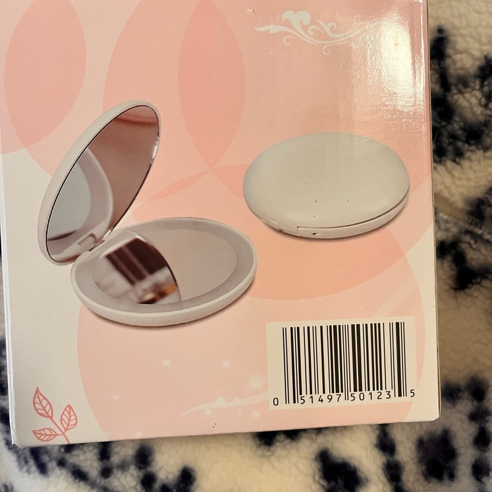 LED Touch Control Compact Mirror - Picture 2 of 6